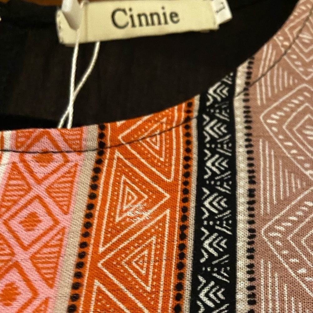 Cinnie Ruffle Sleeve Top Size Large - Picture 5 of 8